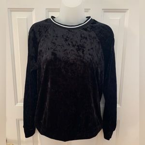 Velvet top, shoulder slits. Size XS. NWT